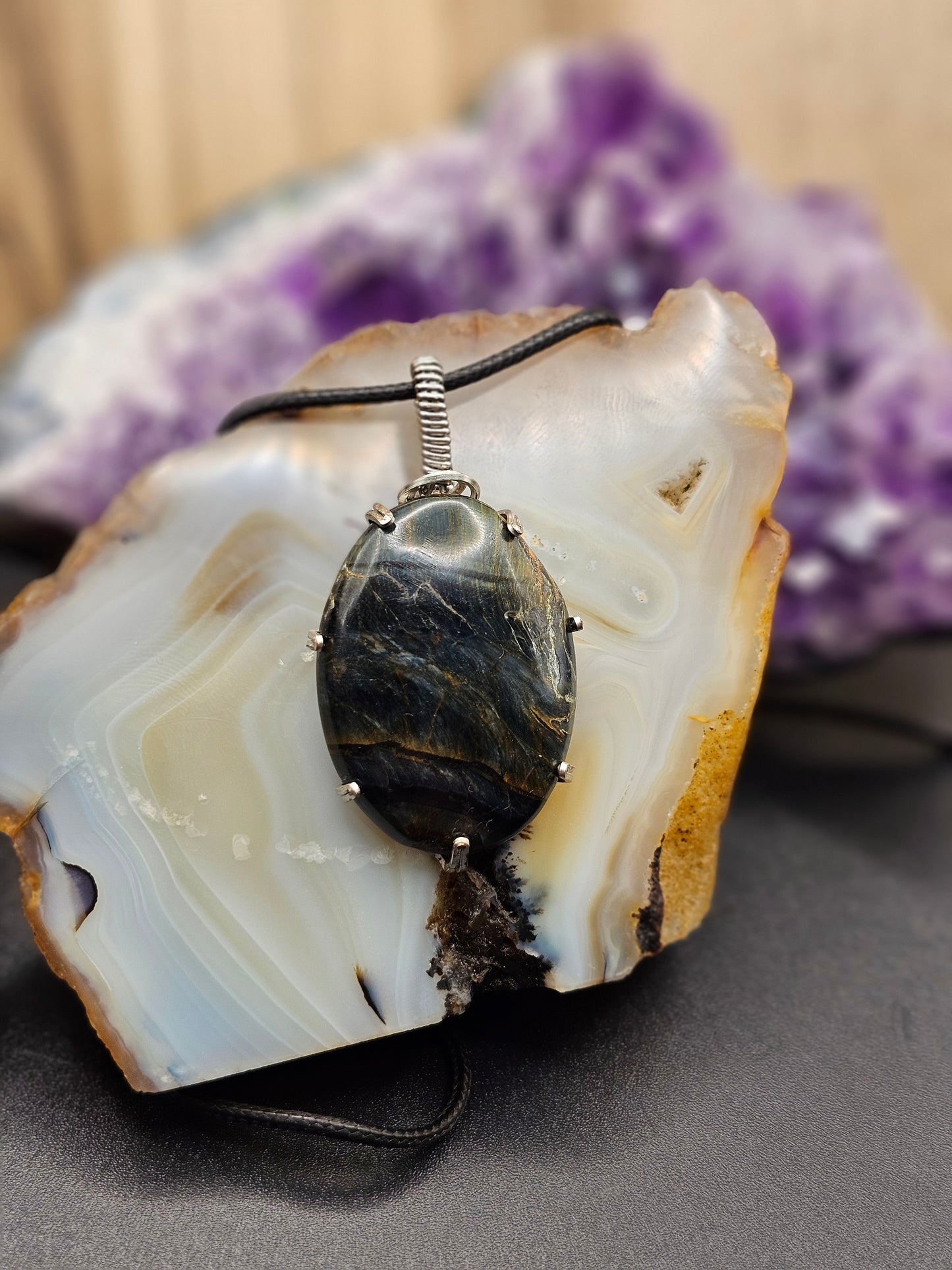 Tri-colored Tigers Eye Scenic Necklace