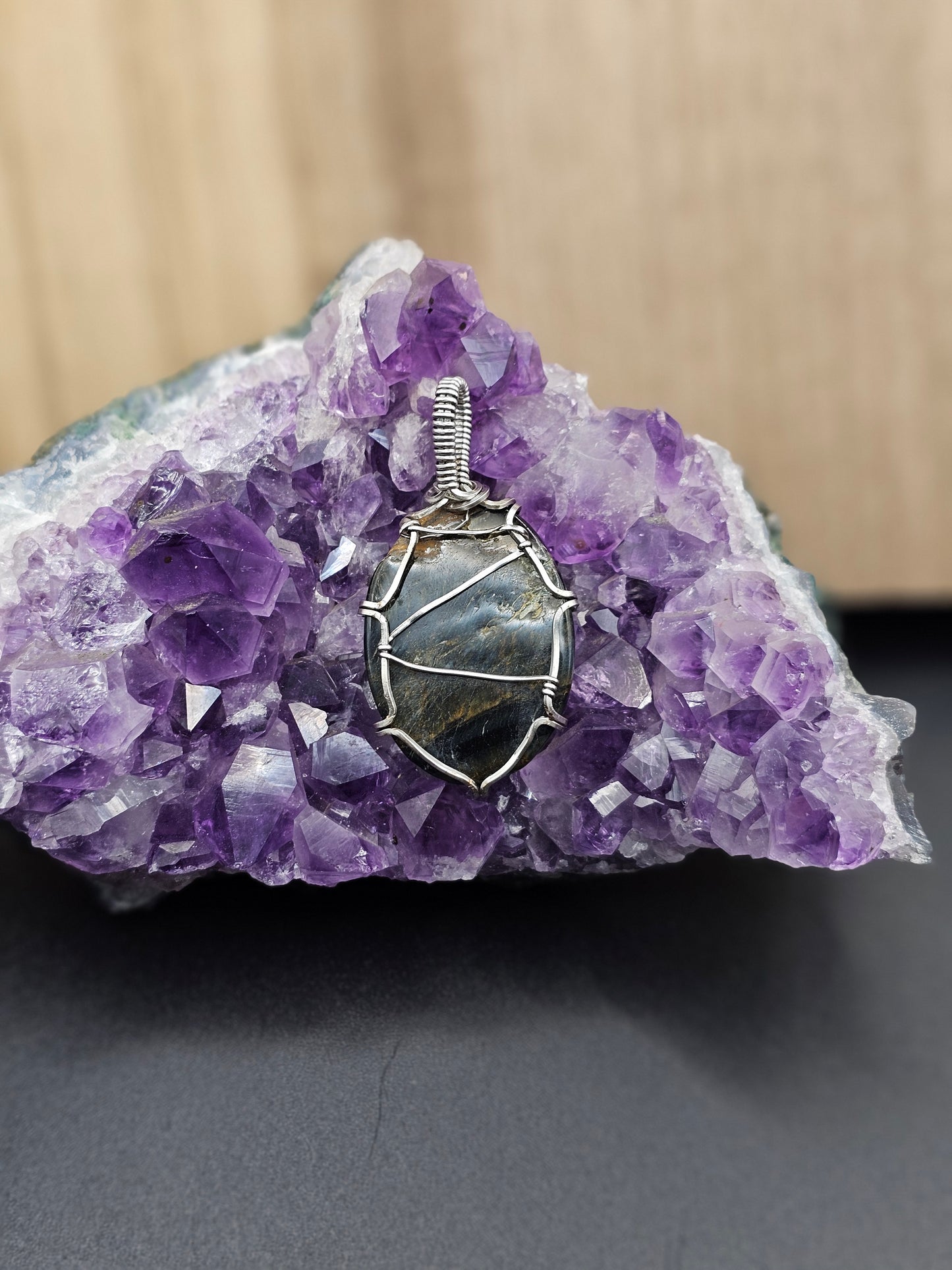 Tri-colored Tigers Eye Scenic Necklace